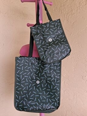 Lululemon athletica Black and White Logo Pattern Tote Set